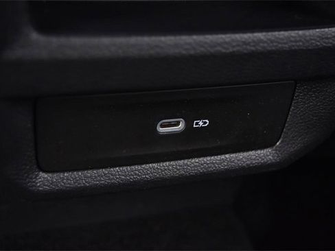 Certified 2023 Volkswagen Taos SE image 22