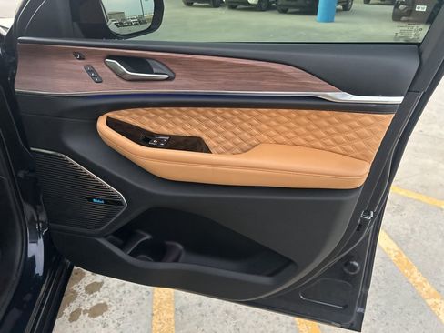 Used 2023 Jeep Grand Cherokee L Summit w/ Advanced Protech Group IV image 9