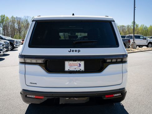 New 2026 Jeep Grand Wagoneer Limited AWD/4WD image 8