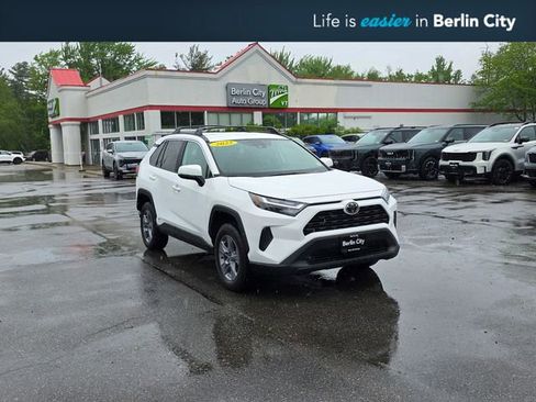 Used 2025 Toyota RAV4 XLE AWD/4WD image 1