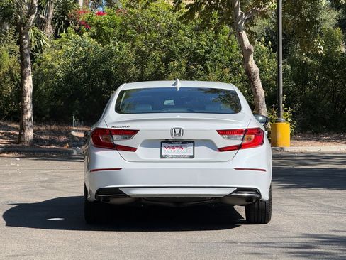 Used 2018 Honda Accord LX image 4