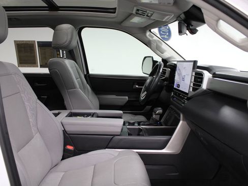 Used 2024 Toyota Tundra Limited AWD/4WD image 28