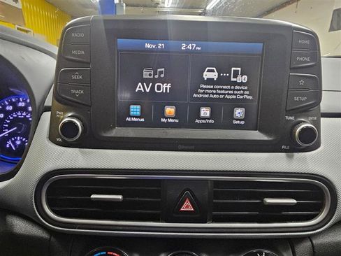 Used 2021 Hyundai Kona SE w/ Cargo Package image 13