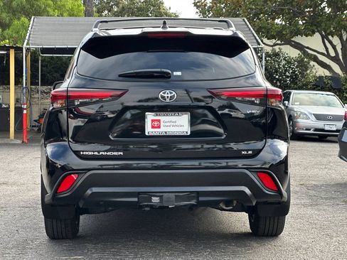 Certified 2025 Toyota Highlander XLE AWD/4WD image 5