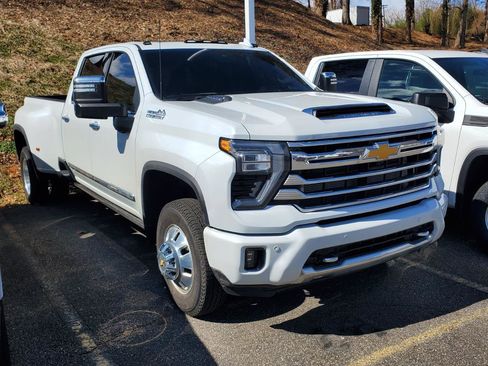 Used 2026 Chevrolet Silverado 3500 High Country w/ Technology Package image 2