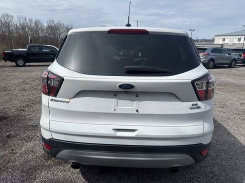 Used 2017 Ford Escape SE image 8