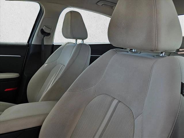 Used 2025 Hyundai Sonata SEL FWD image 9