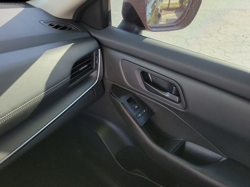 Certified 2024 Nissan Rogue S image 29