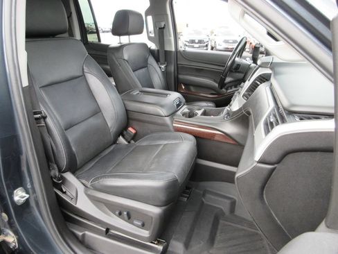 Used 2019 GMC Yukon XL SLT w/ Graphite Performance Edition AWD/4WD image 25