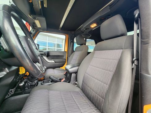 Used 2012 Jeep Wrangler Sahara AWD/4WD image 26