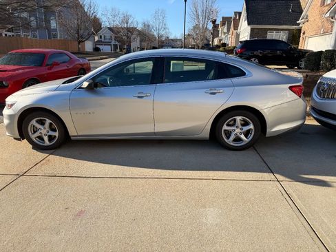 Used 2017 Chevrolet Malibu LS image 1