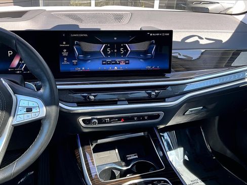 Used 2025 BMW X7 xDrive40i AWD/4WD image 6