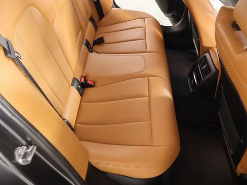 Used 2022 BMW 330i xDrive 330i xDrive w/ Driving Assistance Package image 15