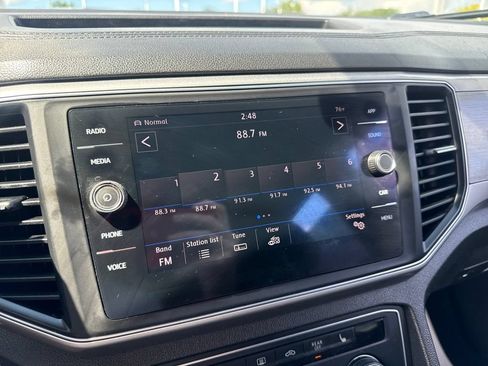 Used 2018 Volkswagen Atlas SE AWD/4WD image 29