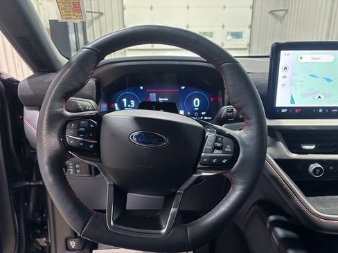 Used 2025 Ford Explorer ST-Line w/ ST-Line Street Pack image 17
