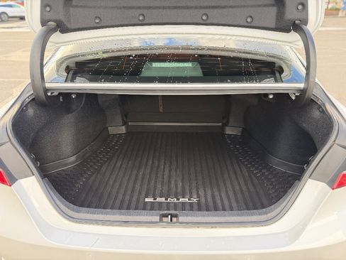 Used 2018 Toyota Camry XSE image 19