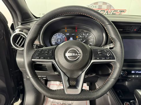 Used 2024 Nissan Kicks SR FWD image 13