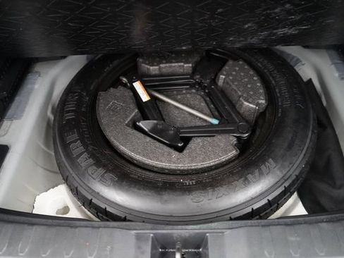 Used 2022 Toyota RAV4 LE image 53