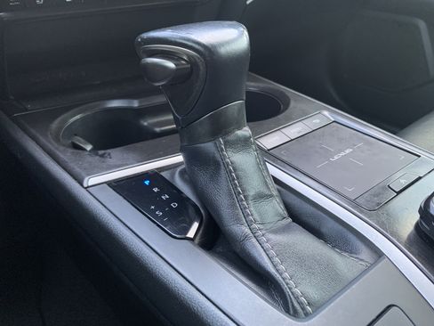 Used 2019 Lexus UX 250h w/ Premium Package AWD/4WD image 26