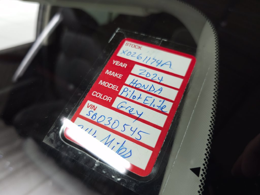 Used 2025 Honda Pilot Elite image 38