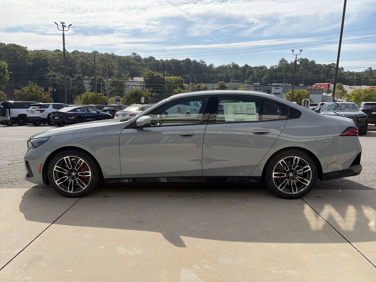 Used 2027 BMW 530i w/ M Sport Package RWD image 5