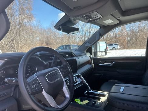 Used 2025 GMC Sierra 2500 Denali w/ Denali Reserve Package image 17