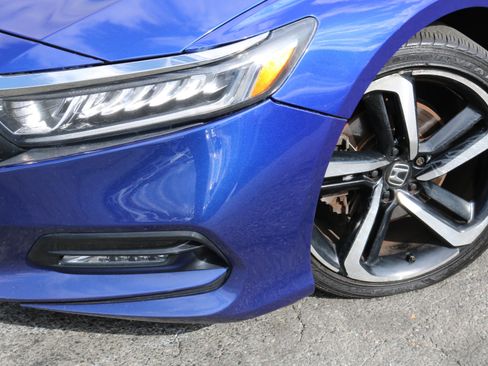 Used 2018 Honda Accord Sport image 4