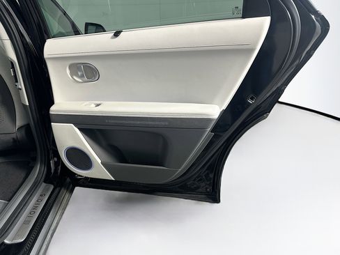 Used 2024 Hyundai Ioniq 5 Limited image 32