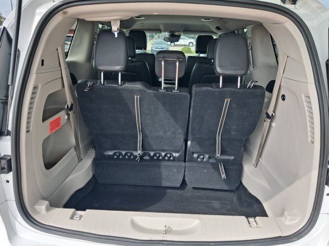 Used 2024 Chrysler Pacifica Touring-L FWD image 5