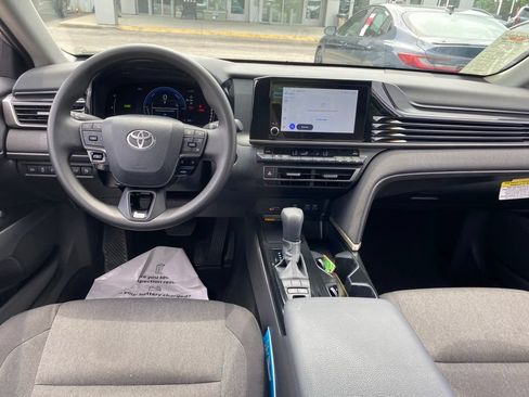 Used 2025 Toyota Camry LE FWD image 9