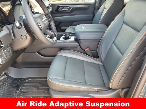 New 2026 GMC Yukon XL AT4 image 21