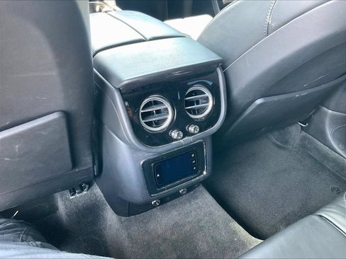 Used 2019 Bentley Bentayga AWD/4WD image 10