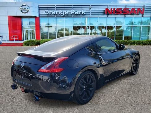 Used 2020 Nissan 370Z Base image 2