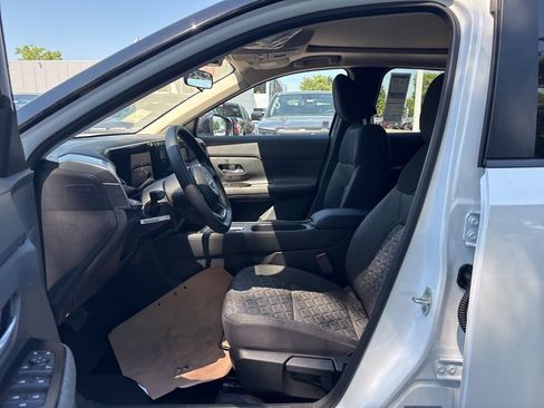 New 2026 Nissan Kicks SV w/ SV Premium Package FWD image 14