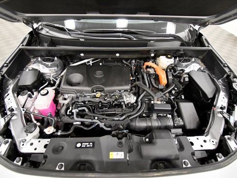 Used 2025 Toyota RAV4 XLE image 11