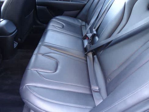 Used 2024 Hyundai Elantra Limited FWD image 8