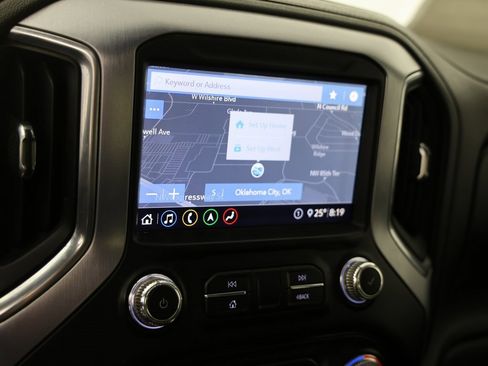 Used 2020 GMC Sierra 3500 SLT w/ SLT Convenience Package image 9