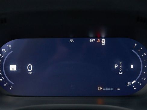 Certified 2025 Volvo XC60 B5 Plus AWD/4WD image 29