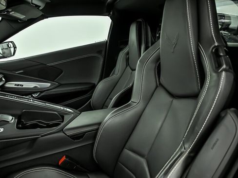 Used 2021 Chevrolet Corvette Stingray Coupe w/ 1LT RWD image 18