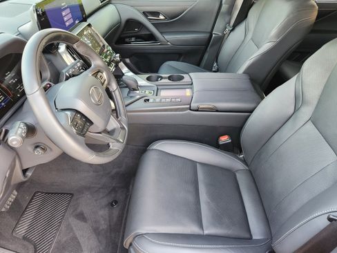 Used 2025 Lexus LX 700h Luxury w/ Appearance Package AWD/4WD image 5