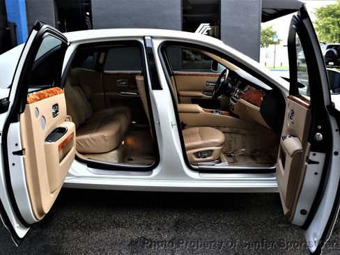 Used 2010 Rolls-Royce Ghost RWD image 3