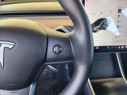Used 2018 Tesla Model 3 Long Range RWD image 25