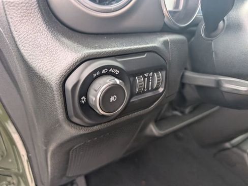 Used 2022 Jeep Wrangler Rubicon w/ Steel Bumper Group AWD/4WD image 12