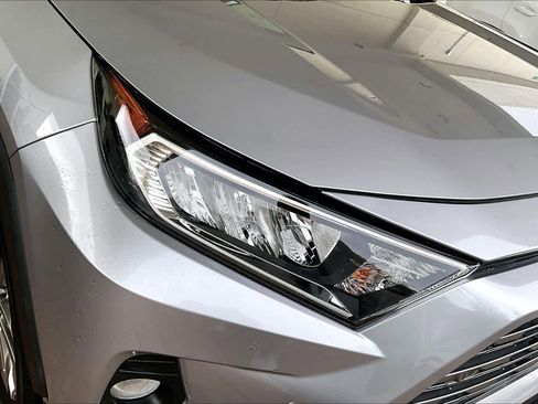 Used 2020 Toyota RAV4 Limited FWD image 26