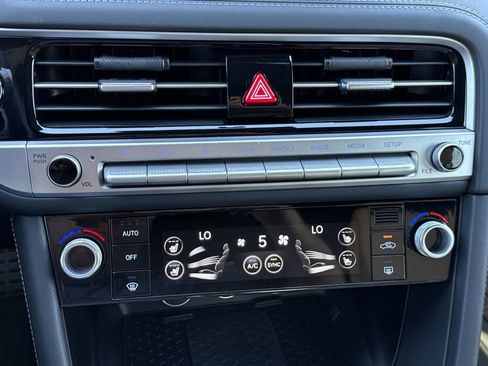 Used 2024 Genesis G70 2.5T w/ Sport Prestige Package image 27