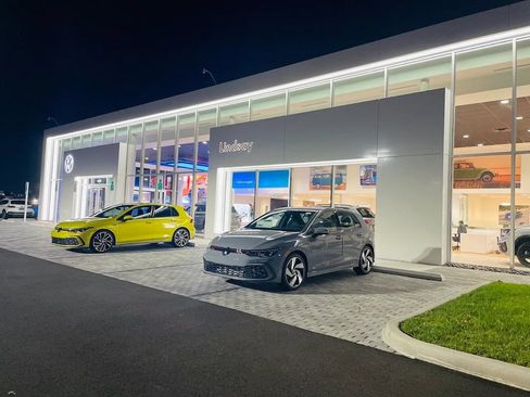 New 2026 Volkswagen Atlas Cross Sport SEL R-Line AWD/4WD image 3