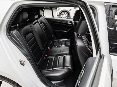 Used 2018 Volkswagen GTI SE w/ SE Leather Package image 34