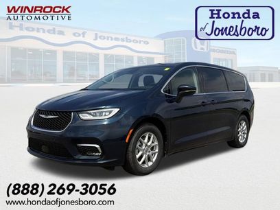 Used 2023 Chrysler Pacifica Touring-L