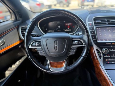 Used 2019 Lincoln Nautilus Select AWD/4WD image 32