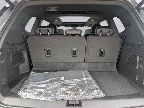 New 2026 GMC Acadia Denali w/ Super Cruise Package FWD image 9